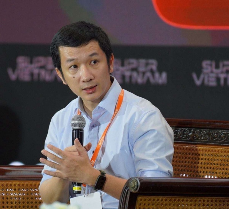 PGS.TS Phan Trần Trung Dũng, Phó Trưởng khoa Tài chính – Ngân hàng, Trường Đại học Ngoại thương tham dự sự kiện về Blockchain và AI tại Đà Nẵng. Ảnh: NVCC