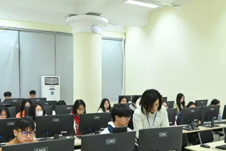 Thi tốt nghiệp THPT trên máy tính: Nhiều thách thức