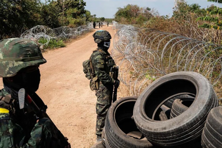 Thái Lan - Campuchia đấu súng phóng lựu qua biên giới