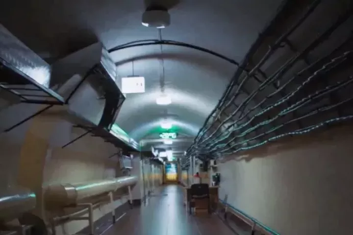 Tổng thống Zelensky hé lộ hầm trú ẩn bí mật bên dưới văn phòng tổng thống Ukraine