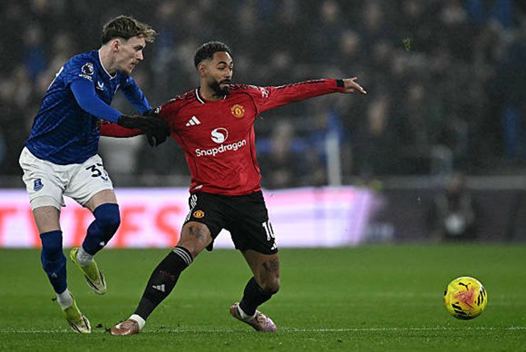 Nóng bảng xếp hạng Ngoại hạng Anh: MU giữ chắc vị trí thứ 4, chờ Arsenal "xử" Chelsea