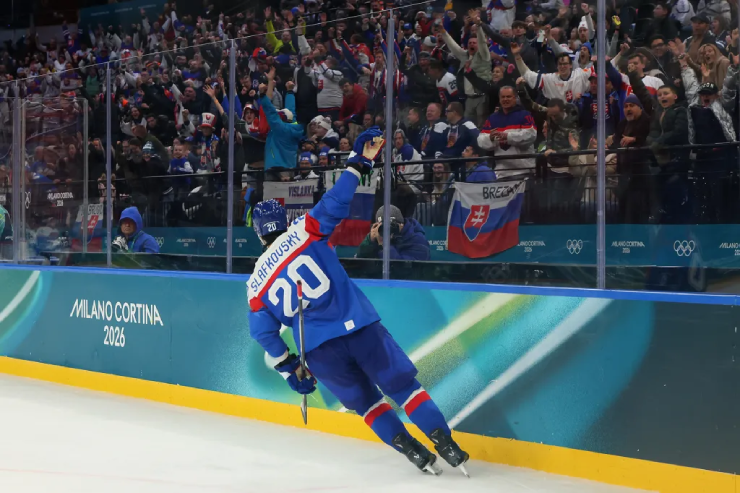 Một cổ động viên Slovakia bị truy nã vì trộm cắp quay lại Ý để xem đội nhà thi đấu và bị bắt ngay trong kỳ Olympic. Tình yêu thể thao kết thúc bằng… án tù.