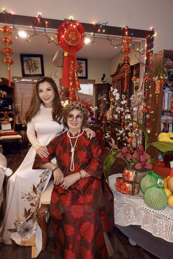 Ảnh sao 24/2: Hồ Ngọc Hà khoe dáng nuột nà dưới chân núi tuyết Nhật Bản - 10