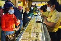 Sáng 24-2, giá vàng biến động lạ trước ngày vía Thần Tài