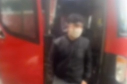 Xe 21 chỗ "nhồi" 79 người trên cao tốc Nội Bài - Lào Cai