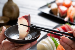 Vì sao người Nhật ăn cá sống mà không sợ nhiễm khuẩn?