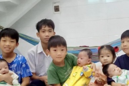 Cuộc sống của người mẹ sinh 8 con ở tuổi 32