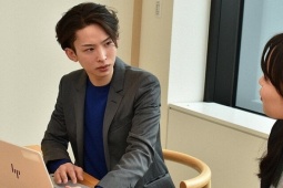 Ngày càng nhiều đàn ông Nhật chuộng trang điểm theo idol Hàn