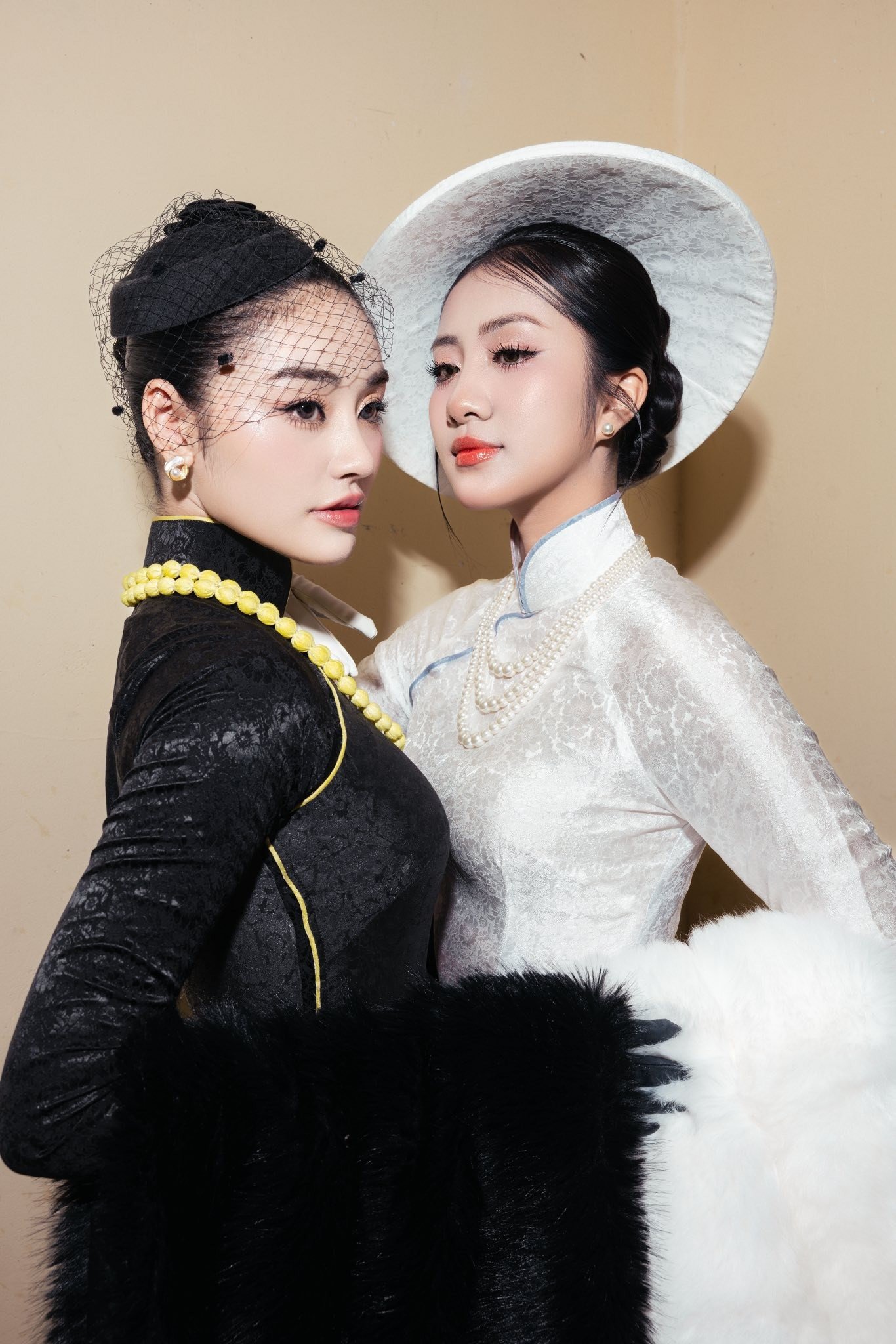 Hoa hậu Hà Trúc Linh lần đầu chung khung hình với Hoa hậu Yến Nhi - 1