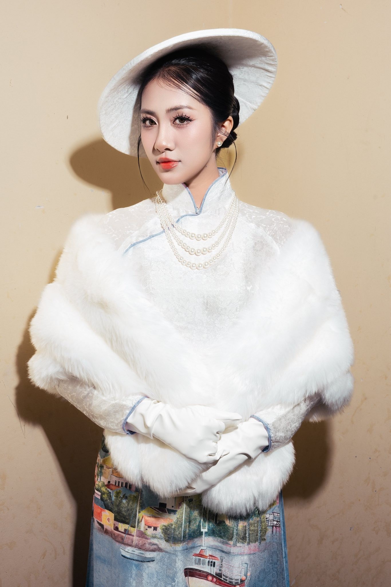 Hoa hậu Hà Trúc Linh lần đầu chung khung hình với Hoa hậu Yến Nhi - 4