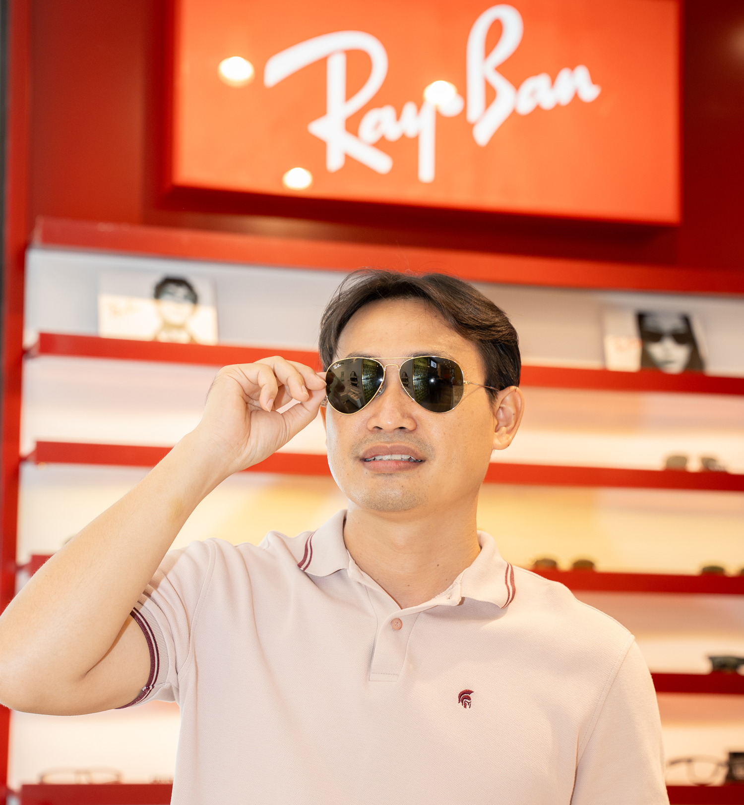 Khách hàng có thể dễ dàng tìm thấy những thương hiệu mắt kính nổi tiếng tại Hải Triều