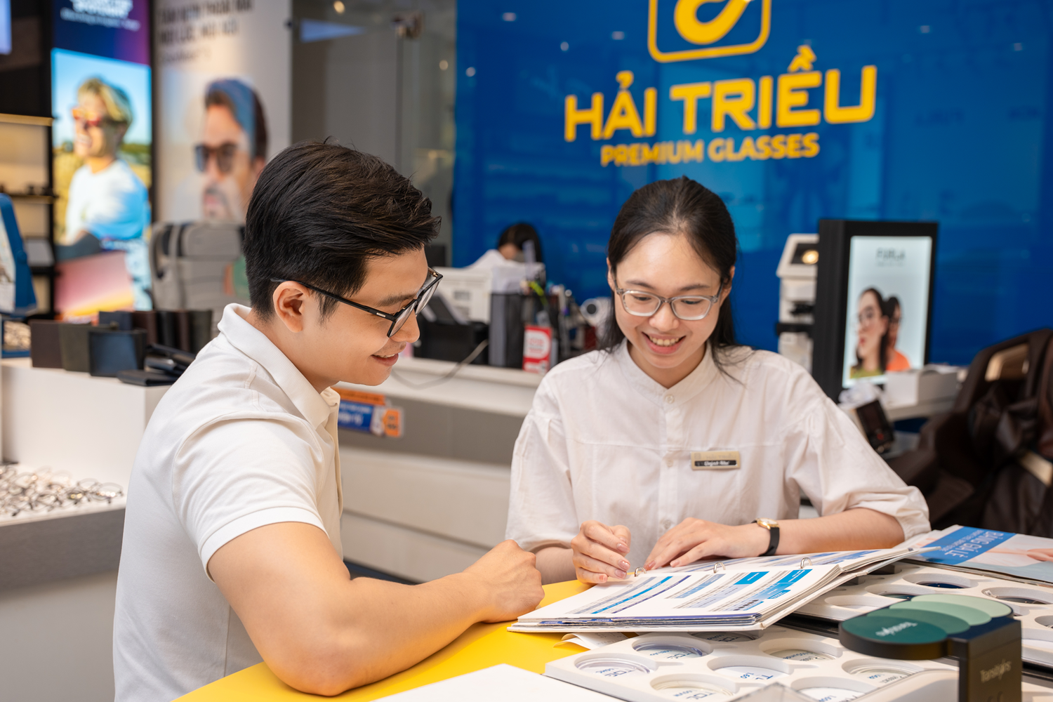 Về phía khách hàng, họ luôn có “Quyền Được An Tâm” khi mua sắm và trải nghiệm dịch vụ tại đây