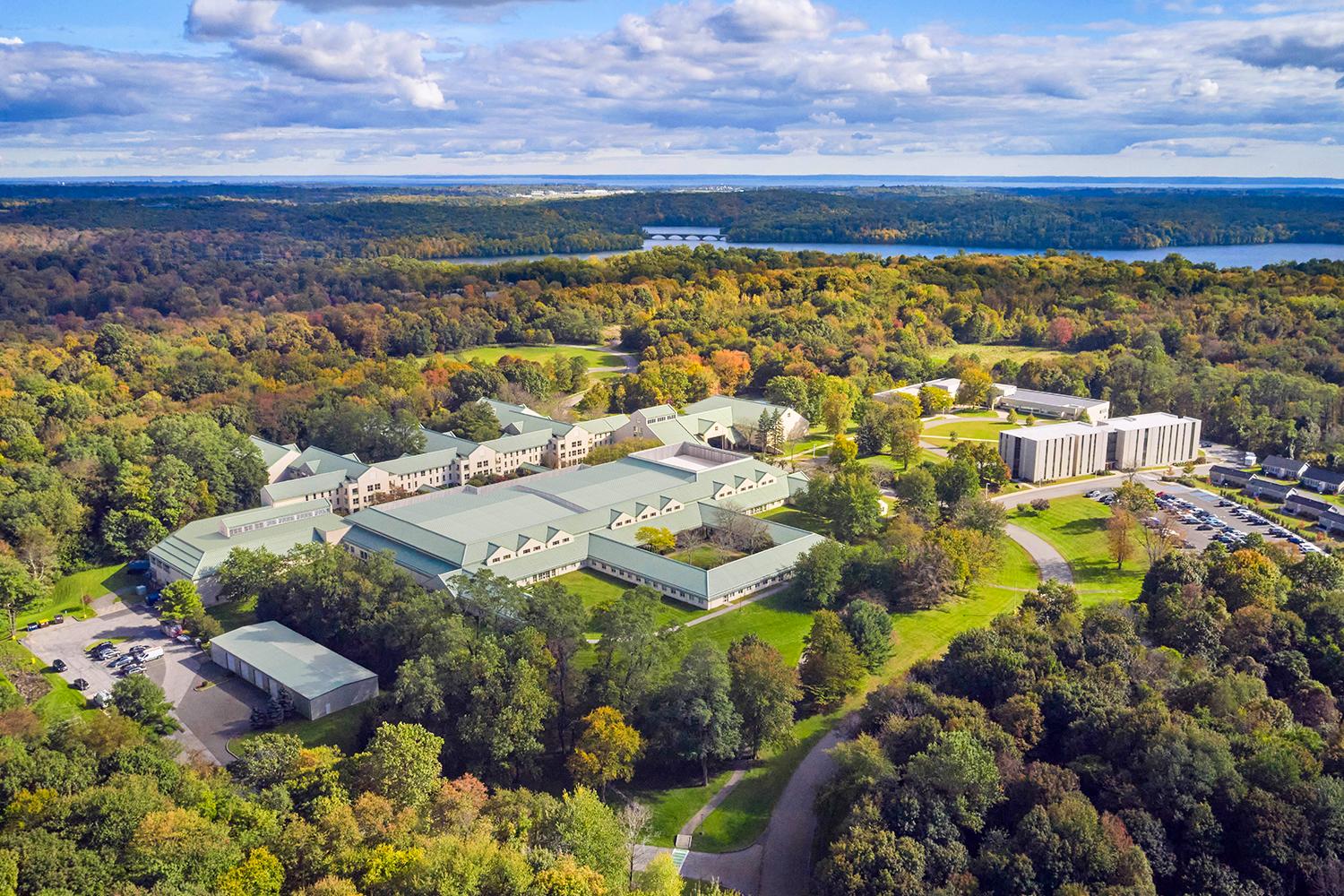 THPT nội trú quốc tế EF Academy