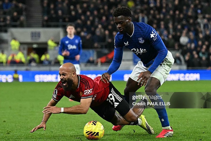 MU phải chờ xem chấn thương của Mbeumo có nặng hay không