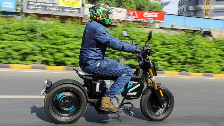 Xe điện BMW CE 02 đi hàng trăm kilomet một lần sạc, giá hợp lý - 4