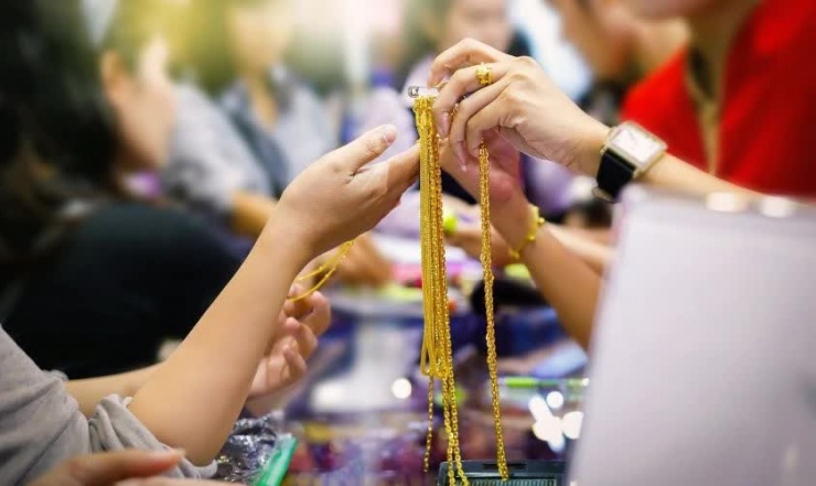 Thời điểm nào có thể bán vàng mua trong ngày Thần Tài?