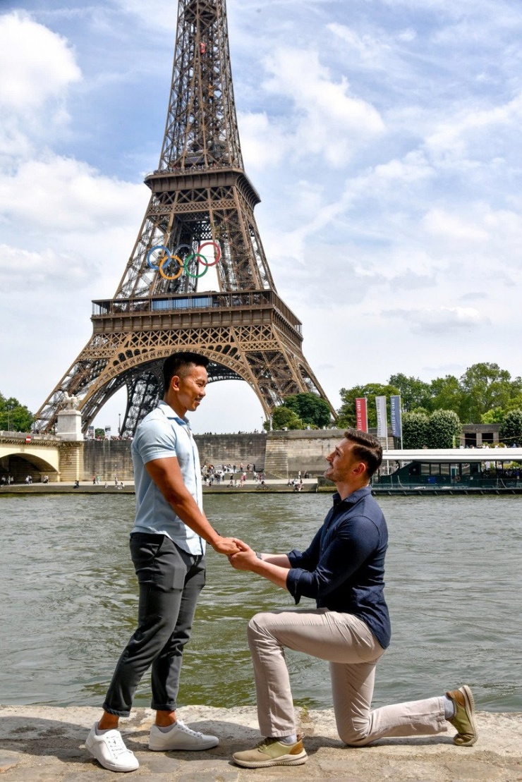 Màn cầu hôn lãng mạn của Ken và Nathan Tran