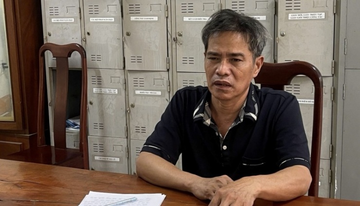 Đối tượng Lê Văn Thương tại Công an phường Bình Phước.