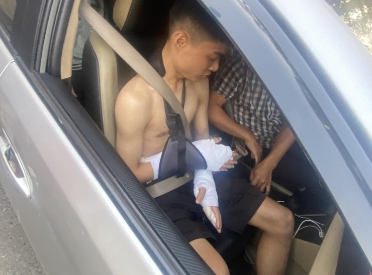 Tin mới vụ nhóm đối tượng đuổi chém, cướp tài sản của người đang về quê ăn Tết - 3