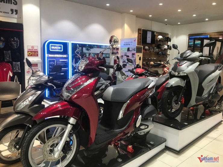 Honda SH 160i vẫn duy trì mức chênh cao. Ảnh: Y Nhụy.