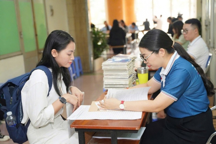 Trường ĐH Sư phạm TPHCM mở cổng đăng ký dự thi kỳ thi đánh giá năng lực chuyên biệt (H-SCA) đợt 1 năm 2026 vào lúc 11h30 hôm nay. Ảnh: Fanpage nhà trường.