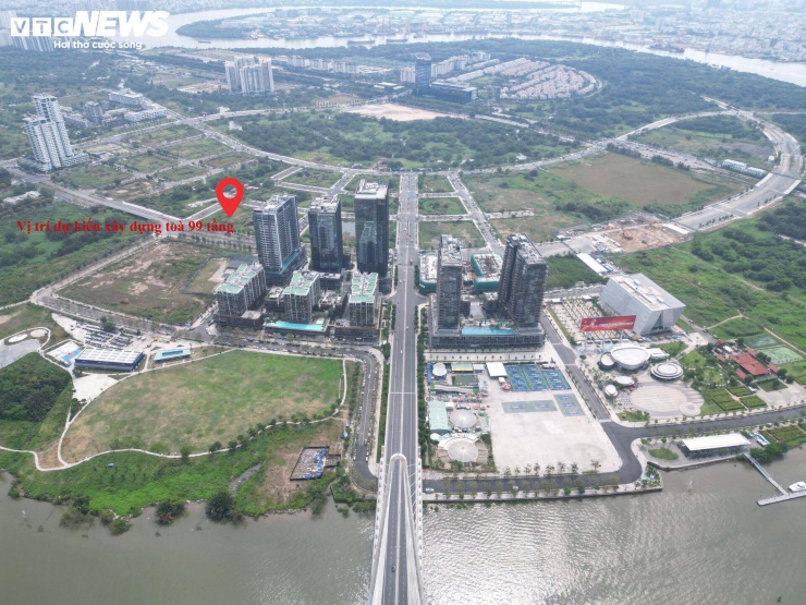 Ngày 24/2, ghi nhận của PV Báo Điện tử VTC News tại khu số 1 thuộc Khu đô thị mới Thủ Thiêm (phường An Khánh) cho thấy khoảng 11 lô đất trống đã được rào chắn, hạ tầng kỹ thuật như đường giao thông, điện, hệ thống kỹ thuật cơ bản hoàn thiện từ nhiều năm trước. Đây là khu vực được quy hoạch làm lõi của Trung tâm Tài chính quốc tế Việt Nam tại TP.HCM.