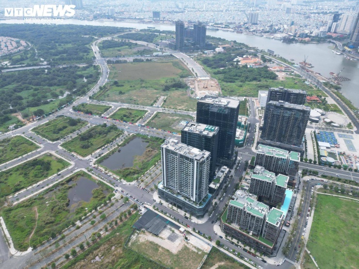 Việc điều chỉnh cũng nhằm tối ưu hóa hiệu quả sử dụng đất, đồng thời tăng diện tích không gian mở, quảng trường và cây xanh, góp phần kết nối hài hòa với Trung tâm Chính trị - Hành chính và các công trình công cộng lân cận.