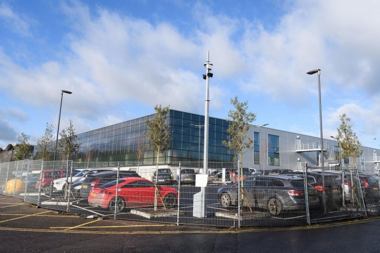 Hàng loạt tập đoàn đa quốc gia kiện chính phủ Mỹ.