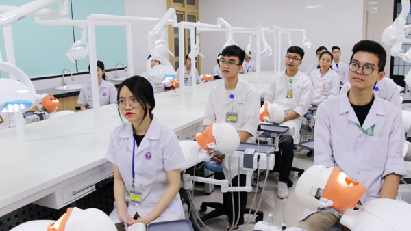 Năm 2026, nhiều trường tiếp tục điều chỉnh phương thức tuyển sinh và mở rộng ngành học nhằm nâng cao chất lượng đào tạo nguồn nhân lực y tế.