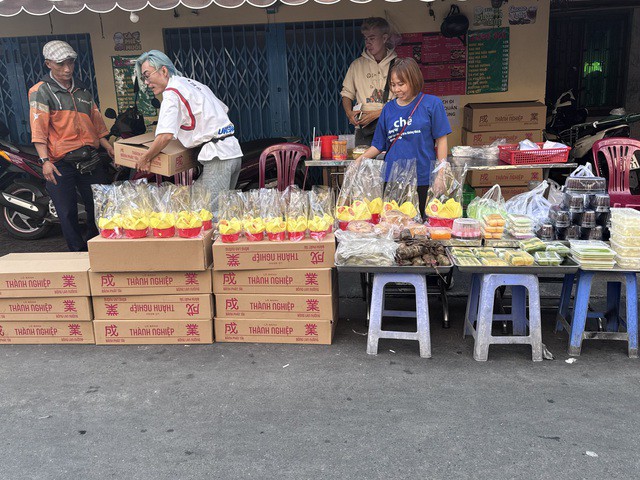 Bánh cúng thần tài có giá 70.000 - 90.000 đồng/cái