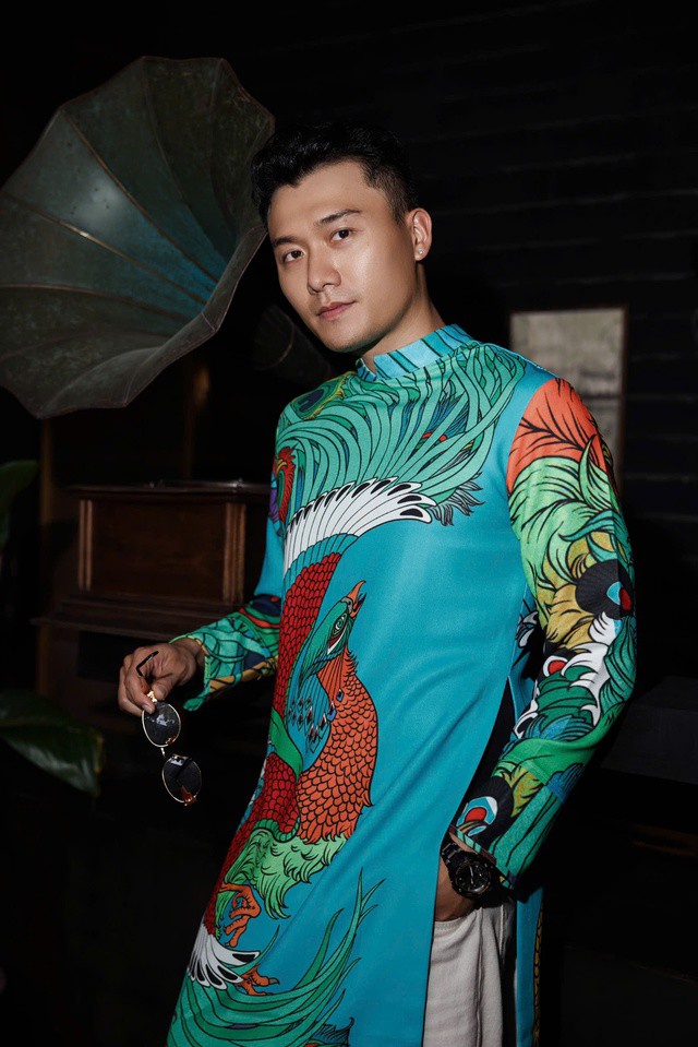 Vẻ ngoài điển trai của diễn viên Xuân Phúc.