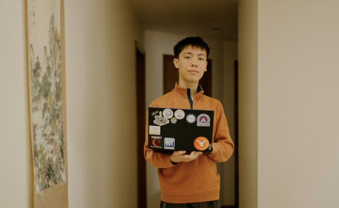 Nick Dobroshinsky, người sáng lập nền tảng phân tích kinh doanh BeyondSPX bằng AI. Ảnh: WSJ