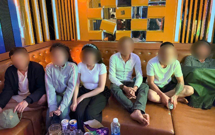 Nhóm thanh niên nam nữ tụ tập sử dụng ma túy