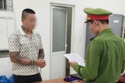 Tạm giữ hình sự nam thanh niên "yêu" học sinh dưới 16 tuổi