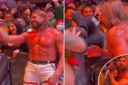 Cực sốc: Nam đô vật bay người đạp thẳng vào mặt người phụ nữ xinh đẹp