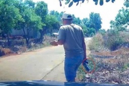 Nhóm người đi ô tô, nổ súng tấn công con nợ