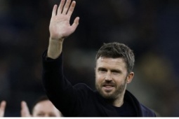 HLV Michael Carrick có cơ hội phá kỷ lục khủng ở MU