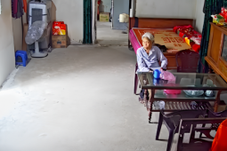 Cảnh cụ bà cô độc trong căn nhà rộng sau Tết khiến dân mạng rưng rưng