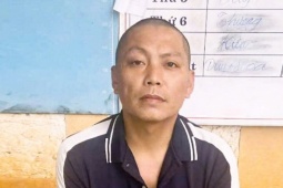 Tạm giữ khẩn cấp kẻ lao lên cabin đánh tài xế xe khách ở Sơn La