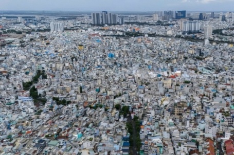 Phường nào ở TP HCM có mật độ dân số hơn 10 lần Singapore?