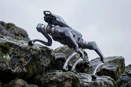 Chó robot AI "cõng" 65 Kg nhẹ như không, chạy 18 Km/h bất chấp địa hình