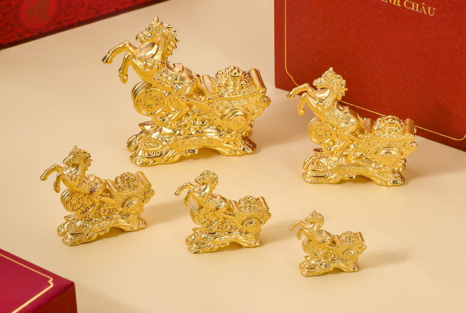 Theo quan sát, xu hướng khách hàng mua vàng lấy vía Thần Tài thiên về mua vàng có trọng lượng nhỏ nhẹ lấy may.