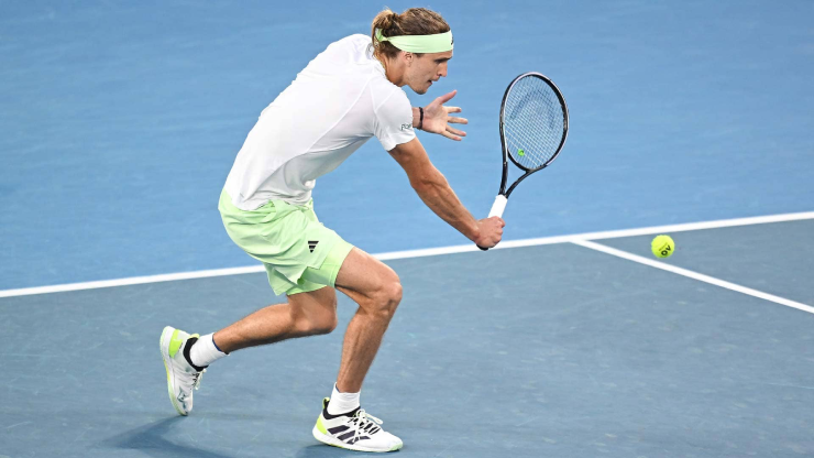 Zverev đang chơi tốt trên mặt sân cứng