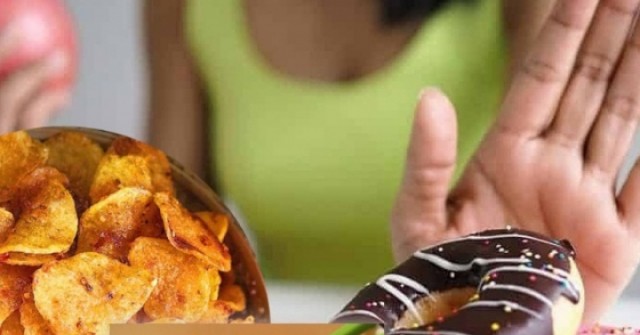 4 đồ ăn vặt âm thầm gây tắc nghẽn mạch máu, dù nam hay nữ cũng nên tránh xa