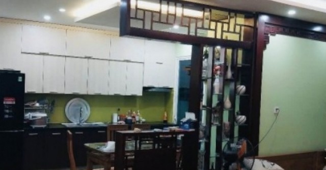 Ngân hàng siết tín dụng bất động sản: Áp lực lãi thả nổi khiến người vay lo lắng