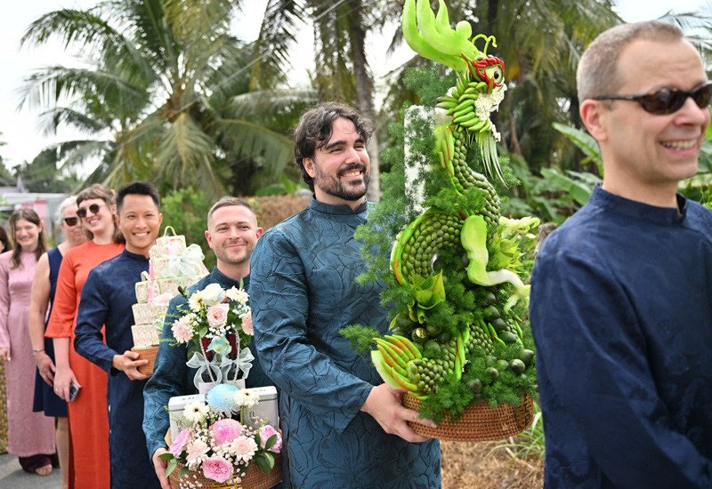 Đám cưới được tổ chức theo nghi thức truyền thống của người Việt&nbsp;