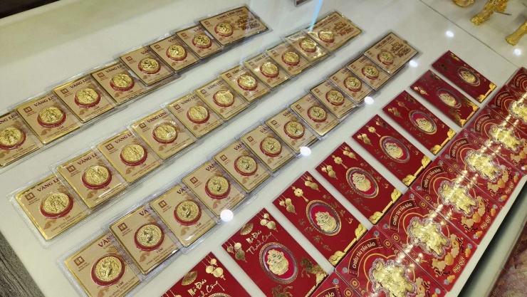 Những sản phẩm vàng mini, trong lượng siêu nhỏ dẫn đầu xu thế trong dịp vía Thần tài 2026. Ảnh: Thái Nguyễn.
