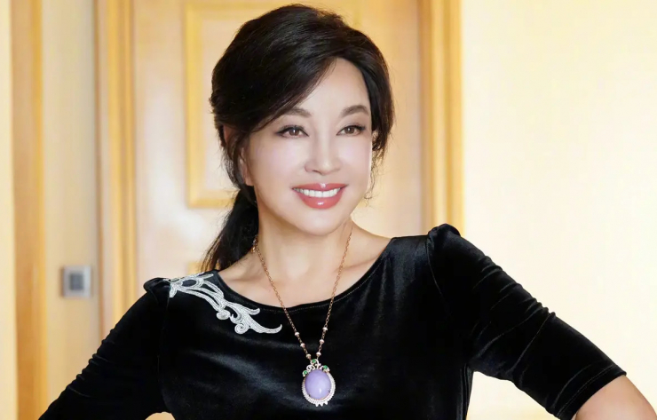 Lưu Hiểu Khánh chăm chỉ đóng phim ở tuổi ngoài 70.