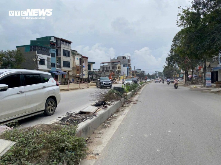 Dự án hơn 1000 tỷ đồng ở Thanh Hoá không rào chắn, người dân nơm nớp lo tai nạn - 2