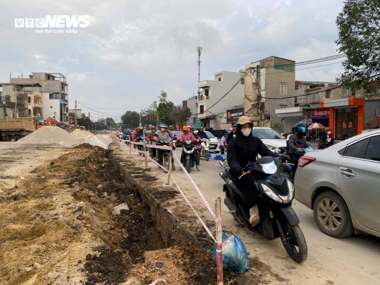 Dự án hơn 1000 tỷ đồng ở Thanh Hoá không rào chắn, người dân nơm nớp lo tai nạn - 3